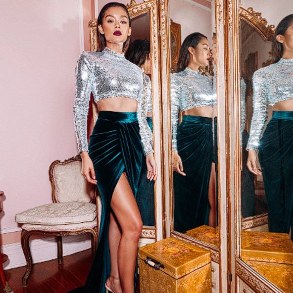 RARE HOUSE OF CB 'Kasturi' Silver Stretch Mirror Sequin Top NWOT